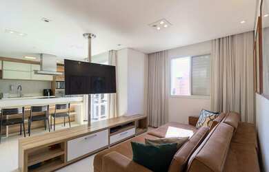 Imagem: O apartamento possui 2 Dormitórios, 1 Suíte, 2 Banheiros