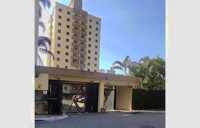 Imagem: O apartamento possui 3 Dormitórios, 1 Banheiro, 1 Vaga na garagem