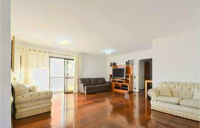 Imagem: O apartamento possui 4 Dormitórios, 2 Suítes, 4 Banheiros