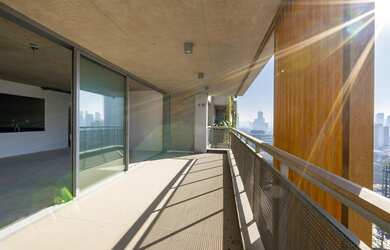 Imagem: O apartamento possui 4 Dormitórios, 4 Suítes, 5 Banheiros