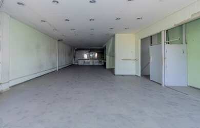 Imagem: A sala comercial possui 3 Banheiros, 878m² de Área Privada