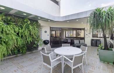 Imagem: O apartamento possui 3 Dormitórios, 1 Suíte, 4 Banheiros