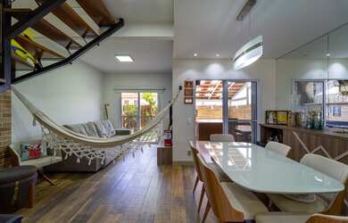 Imagem: A casa em condomínio possui 3 Dormitórios, 1 Suíte, 3 Banheiros