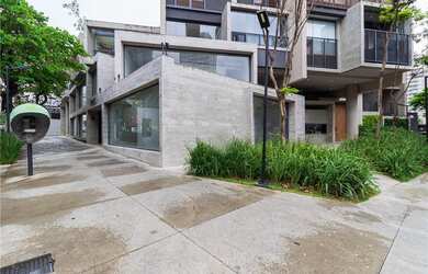 Imagem: A sala comercial à venda possui 2 Vagas na garagem e 358m²