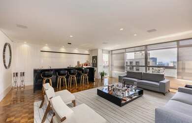 Imagem: O apartamento possui 2 Dormitórios, 1 Suíte, 4 Banheiros