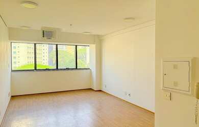 Imagem: A sala comercial possui 1 Banheiro, 1 Vaga na garagem, 29m²