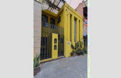 Imagem: A sala comercial possui 4 Banheiros, 2 Vagas na garagem, 280m²