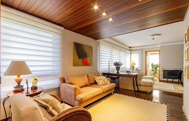 Imagem: O apartamento possui 3 Dormitórios, 1 Suíte, 4 Banheiros