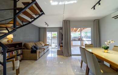 Imagem: A casa em condomínio possui 3 Dormitórios, 1 Suíte, 3 Banheiros