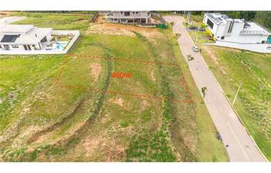 Imagem: O terreno possui Imóvel novo e está localizado em Medeiros