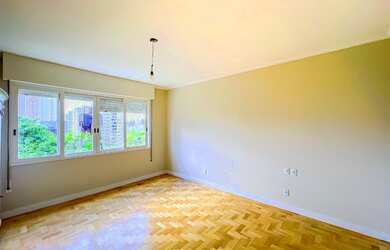 Imagem: O apartamento possui 4 Dormitórios, 1 Suíte, 5 Banheiros