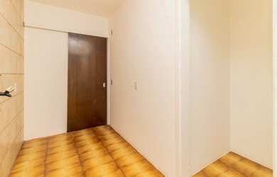 Imagem 9: Apartamento à venda em Porto Alegre-RS, Jardim do Salso 1 quarto, 1 banheiro,...