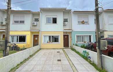 Imagem: A casa possui 3 Dormitórios, 1 Suíte, 2 Banheiros, 2 Vagas