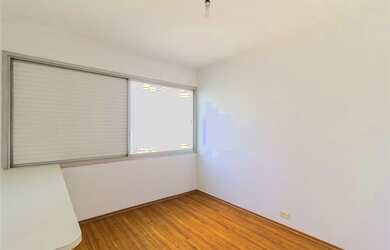 Imagem: O apartamento possui 2 Dormitórios, 1 Suíte, 2 Banheiros