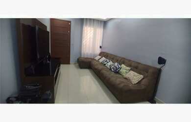 Imagem: A casa possui 3 Dormitórios, 2 Suítes, 4 Banheiros, 2 Vagas