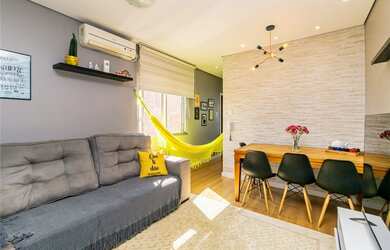 Imagem: O apartamento possui 3 Dormitórios, 2 Banheiros, 65m² de Área