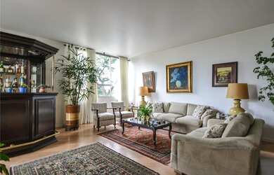 Imagem: O apartamento possui 3 Dormitórios, 1 Suíte, 3 Banheiros