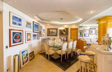 Imagem: O apartamento possui 3 Dormitórios, 1 Suíte, 4 Banheiros