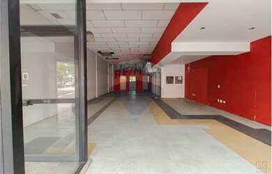 Imagem: A sala comercial possui 3 Vagas na garagem, 658m² de Área