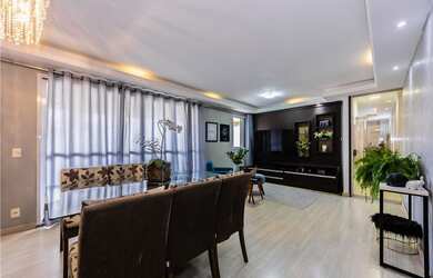 Imagem: O apartamento possui 2 Dormitórios, 1 Suíte, 2 Banheiros