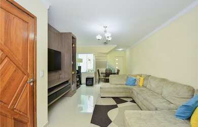 Imagem: A casa possui 3 Dormitórios, 1 Suíte, 3 Banheiros, 2 Vagas