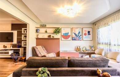 Imagem: A casa em condomínio possui 3 Dormitórios, 1 Suíte, 3 Banheiros