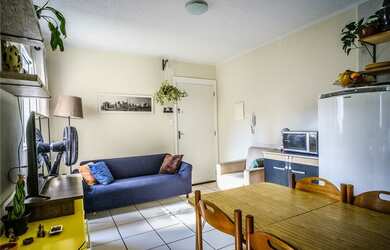 Imagem: O apartamento possui 2 Dormitórios, 1 Banheiro, 1 Vaga na garagem