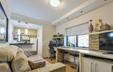 Imagem: O apartamento possui 1 Dormitório, 1 Banheiro, 1 Vaga na garagem