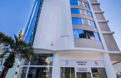 Imagem: O apartamento possui 4 Dormitórios, 4 Suítes, 4 Banheiros