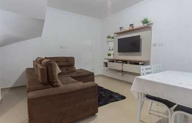 Imagem: A casa possui 2 Dormitórios, 2 Suítes, 3 Banheiros, 2 Vagas