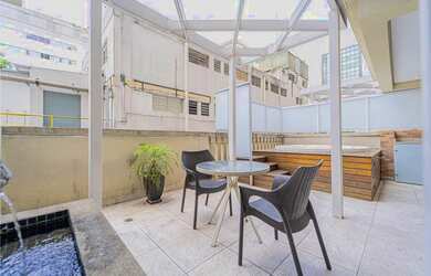 Imagem: O apartamento possui 1 Dormitório, 1 Banheiro, 1 Vaga na garagem