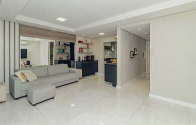 Imagem: A casa em condomínio possui 3 Dormitórios, 1 Suíte, 5 Banheiros