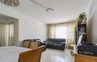 Imagem: O apartamento possui 2 Dormitórios, 1 Banheiro, 2 Vagas na