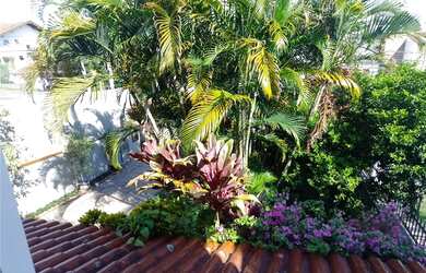 Imagem: A casa possui 3 Dormitórios, 1 Suíte, 5 Banheiros e 240m²