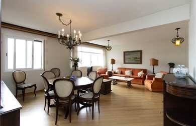 Imagem: O apartamento possui 3 Dormitórios, 1 Suíte, 4 Banheiros