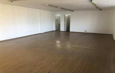 Imagem: A sala comercial possui 1 Vaga na garagem, 69m² de Área e