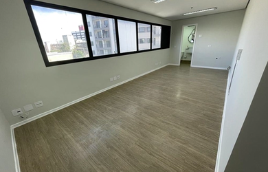 Imagem: A sala comercial possui 2 Banheiros, 31m² de Área Privada