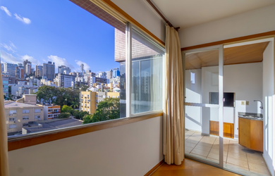 Imagem: O apartamento possui 3 Dormitórios, 1 Suíte, 4 Banheiros