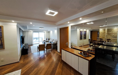 Imagem: O apartamento possui 3 Dormitórios, 1 Suíte, 5 Banheiros