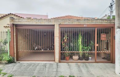 Imagem: A casa possui 2 Dormitórios, 2 Suítes, 3 Banheiros, 1 Vaga