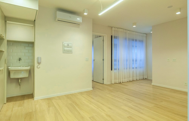 Imagem: O apartamento à venda possui 1 Dormitório, 1 Banheiro e 32m²