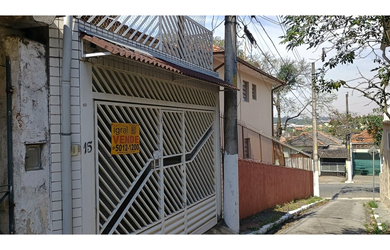 Imagem: A casa possui 3 Dormitórios, 3 Suítes, 4 Banheiros, 2 Vagas