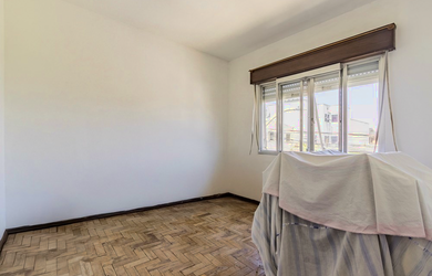 Imagem 3: Casa à venda em Porto Alegre, Sarandi, com 4 quartos, 300m²