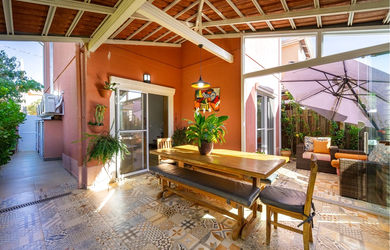 Imagem: A casa possui 3 Dormitórios, 1 Suíte, 3 Banheiros, 2 Vagas