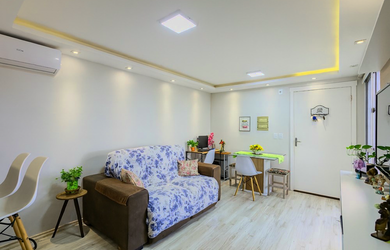 Imagem: O apartamento possui 2 Dormitórios, 1 Banheiro, 1 Vaga na garagem