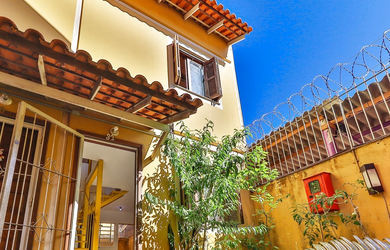 Imagem: A casa possui 2 Dormitórios, 1 Banheiro, 1 Vaga na garagem