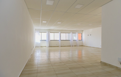 Imagem: A sala comercial possui 2 Banheiros e 60m² de Área Privada