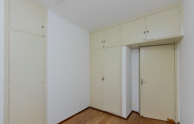 Imagem 2: 4 dormitórios na Rua Guilherme Rehder