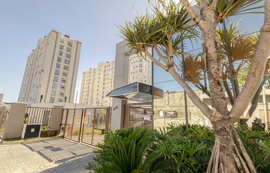 Imagem: O apartamento possui 2 Dormitórios, 1 Banheiro, 1 Vaga na garagem