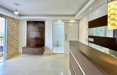 Imagem: O apartamento possui 2 Dormitórios, 1 Banheiro, 1 Vaga na garagem